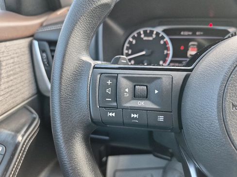 Used 2023 Nissan Rogue SV AWD/4WD image 16