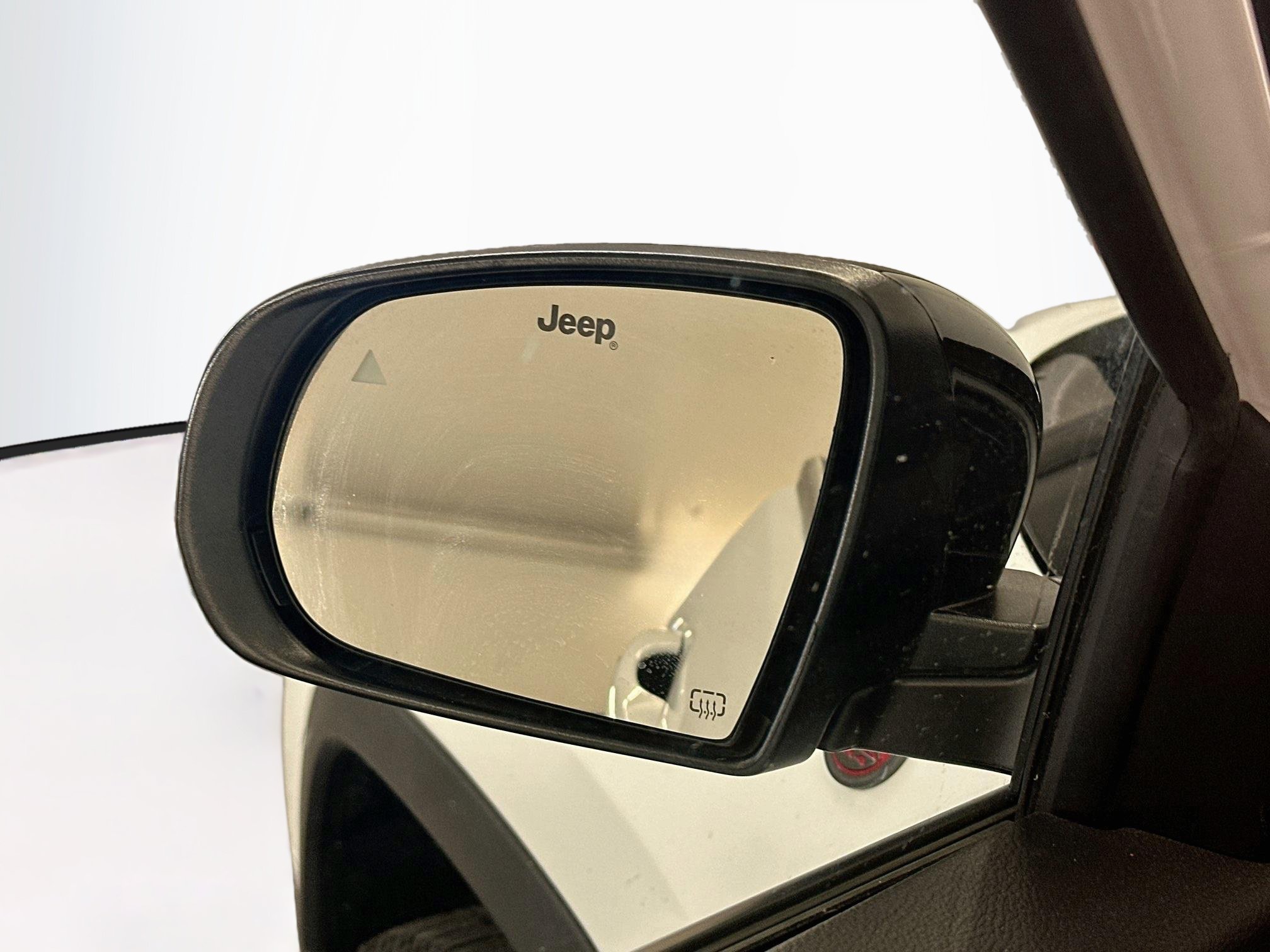 Used 2025 Jeep Compass Trailhawk AWD/4WD image 16