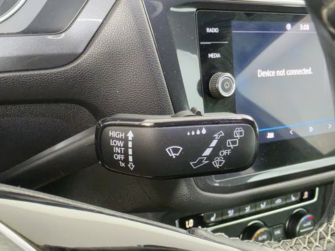 Used 2020 Volkswagen Tiguan SE R-Line FWD image 17