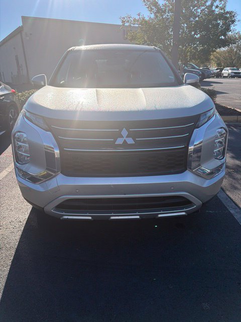 Used 2024 Mitsubishi Outlander SE FWD image 1