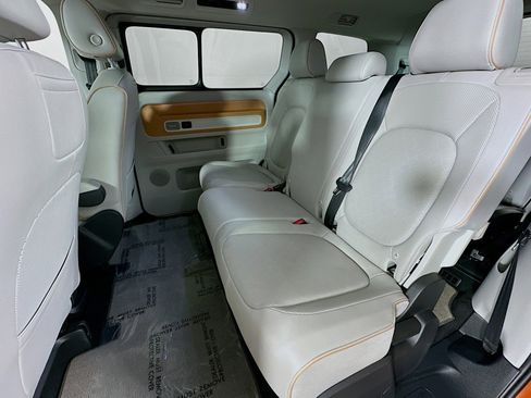 Used 2025 Volkswagen ID. Buzz 1st Edition RWD image 9