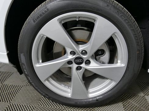 New 2025 Audi Q5 2.0T Premium Plus image 9