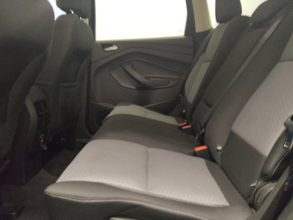 Used 2017 Ford Escape SE FWD image 18