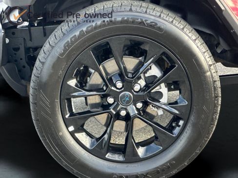 Certified 2025 Jeep Wrangler Sahara 4xe w/ Safety Group image 25