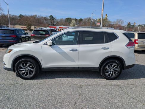 Used 2015 Nissan Rogue SL w/ SL Premium Package image 2