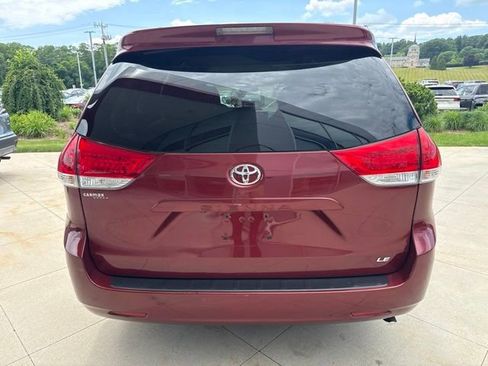 Used 2014 Toyota Sienna LE FWD image 6