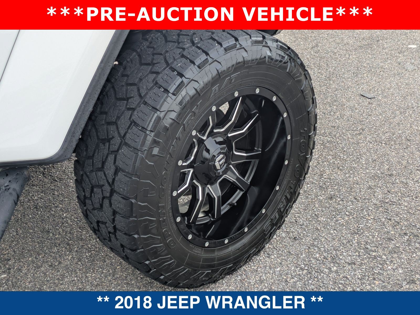 Used 2018 Jeep Wrangler Unlimited Sahara w/ LED Lighting Group AWD/4WD image 13