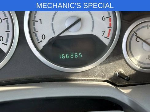 Used 2010 Chrysler Town & Country Touring w/ Heated Seat Group FWD image 20