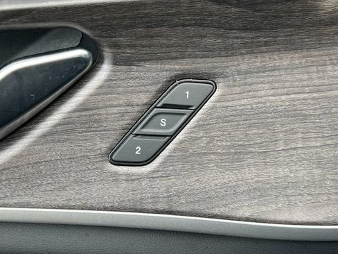Used 2023 Jeep Grand Cherokee L Limited AWD/4WD image 19