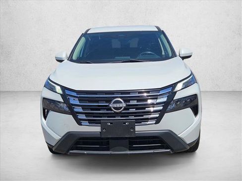 Used 2024 Nissan Rogue SV AWD/4WD image 2