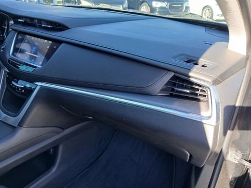 Used 2017 Cadillac XT5 Luxury w/ Driver Awareness Package FWD image 19
