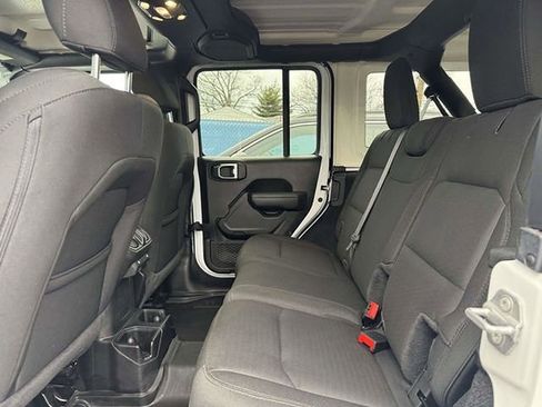 Used 2022 Jeep Wrangler Unlimited Sport AWD/4WD image 14