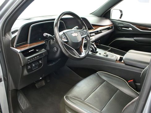 Used 2021 Cadillac Escalade Premium Luxury w/ Performance Package AWD/4WD image 23