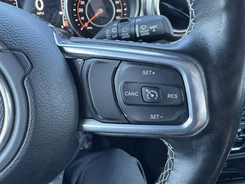 Used 2020 Jeep Wrangler Unlimited Sahara image 17