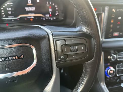 Used 2022 GMC Yukon Denali w/ Denali Ultimate Package AWD/4WD image 27