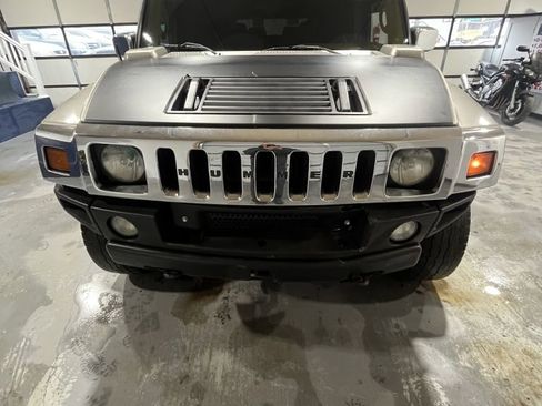 Used 2004 HUMMER H2 w/ Preferred Equipment Group image 2