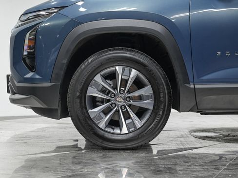 Used 2026 Chevrolet Equinox LT w/ Convenience Package II FWD image 3