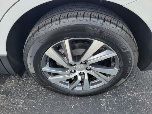 Certified 2024 Chevrolet Equinox Premier w/ LPO, Floor Liner Package FWD image 37