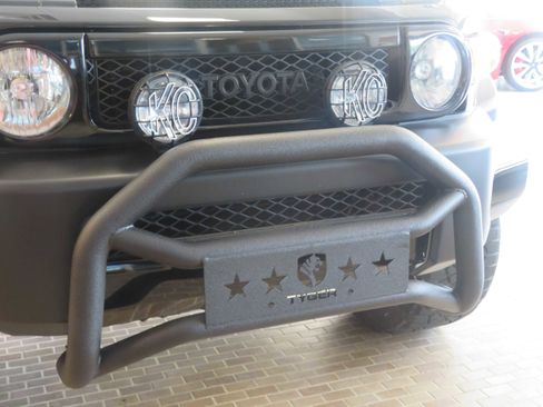 Used 2014 Toyota FJ Cruiser 4WD w/ Upgrade Package image 59
