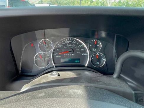 Used 2024 Chevrolet Express 3500 w/ Power Convenience Package RWD image 12