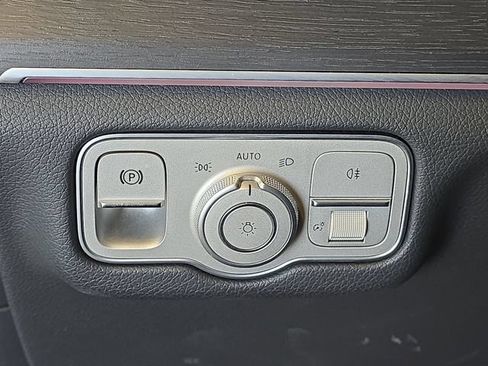 Used 2024 Mercedes-Benz GLE 350 4MATIC image 29