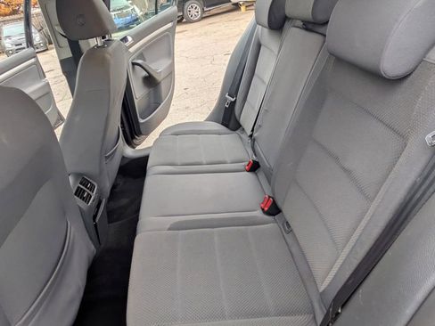 Used 2009 Volkswagen Rabbit S image 15