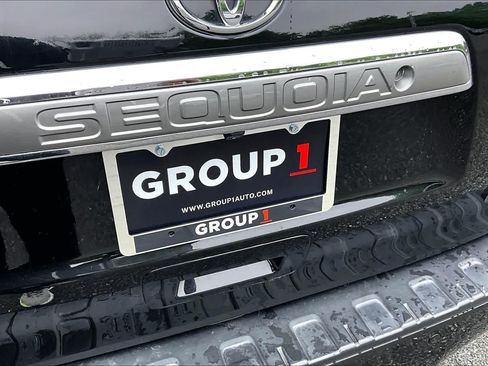 Used 2017 Toyota Sequoia Limited w/ Safety & Convenience Package AWD/4WD image 10