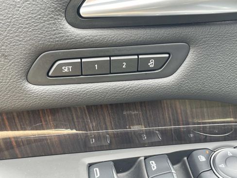 Used 2024 Cadillac XT4 Premium Luxury w/ Technology Package AWD/4WD image 18