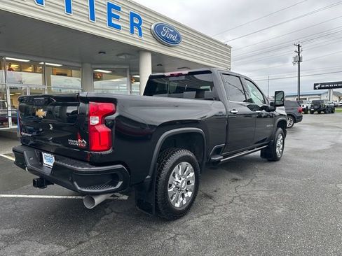Used 2023 Chevrolet Silverado 2500 High Country w/ Z71 Off-Road Package image 3