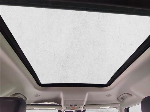 Used 2022 Land Rover Defender 110 X-Dynamic SE image 21