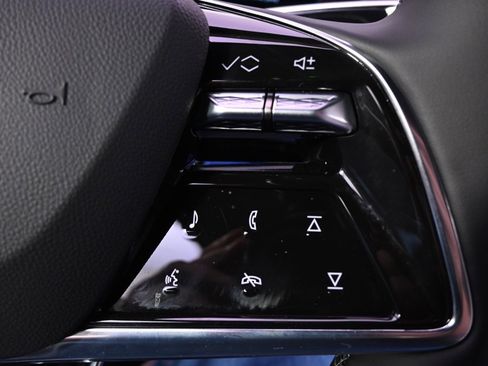 New 2025 Cadillac Optiq Luxury 1 w/ LPO, Floor Liner Package image 34