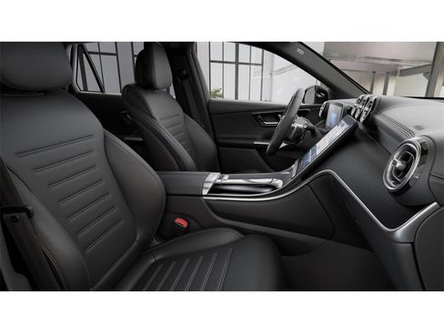 New 2025 Mercedes-Benz GLC 300 4MATIC image 4