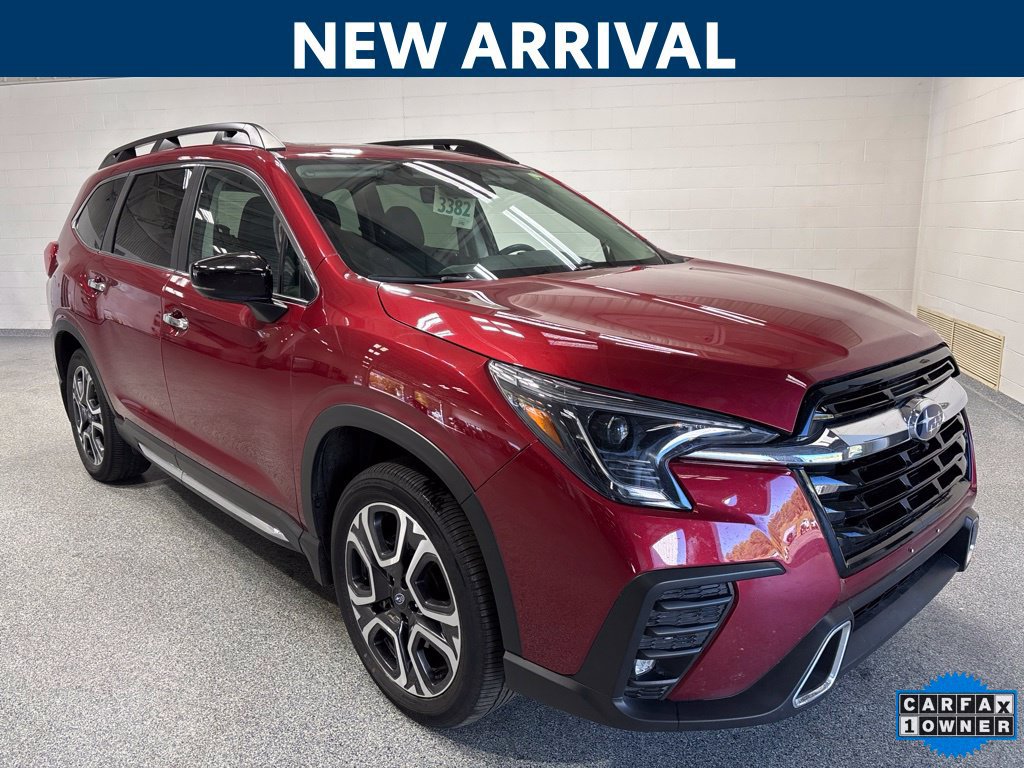 Used 2025 Subaru Ascent Touring AWD/4WD image 1