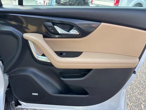 Used 2020 Chevrolet Blazer Premier w/ Driver Confidence II Package FWD image 14