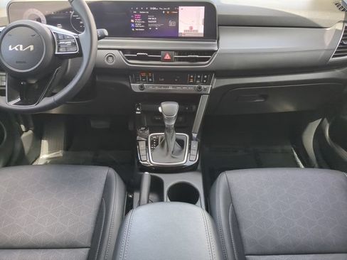 Used 2024 Kia Seltos EX FWD image 16