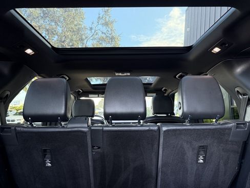 Used 2020 Land Rover Discovery SE AWD/4WD image 18