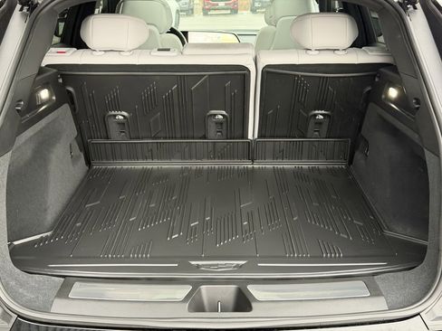 Used 2025 Cadillac Lyriq Luxury image 9