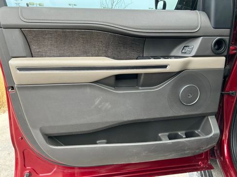 Used 2019 Ford Expedition Limited w/ Texas Edition Package image 11