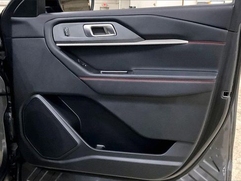 Certified 2025 Ford Explorer ST-Line w/ ST-Line Street Pack image 22
