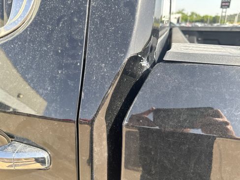 Used 2025 GMC Sierra 1500 Denali AWD/4WD image 3