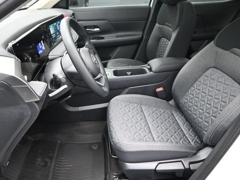 Certified 2026 Nissan Kicks SV w/ SV Premium Package FWD image 19