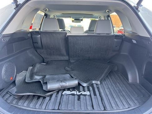 Used 2021 Toyota RAV4 XLE Premium image 14