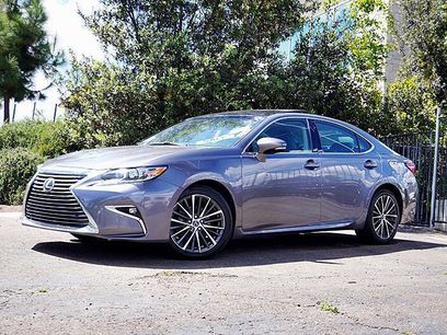 Used 2017 Lexus ES 350 w/ Luxury Package