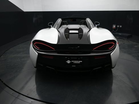 Used 2019 McLaren 570S Spider image 22