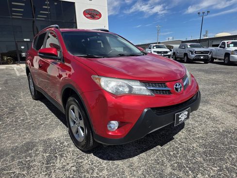 Used 2015 Toyota RAV4 XLE FWD image 1