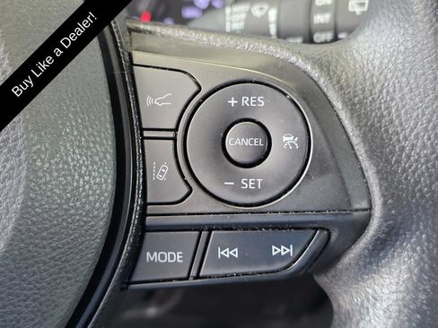 Used 2021 Toyota RAV4 XLE w/ Convenience Package FWD image 25