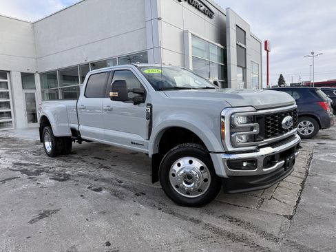 Used 2025 Ford F450 Lariat w/ FX4 Off-Road Package image 5