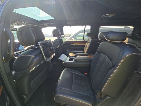 Used 2022 Jeep Grand Wagoneer Series III w/ Rear Seat Video Group 1 image 19