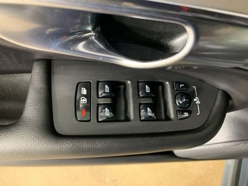 Used 2022 Volvo XC90 T5 Momentum w/ Advanced Package image 20