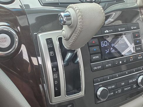 Used 2014 Nissan Quest LE FWD image 21